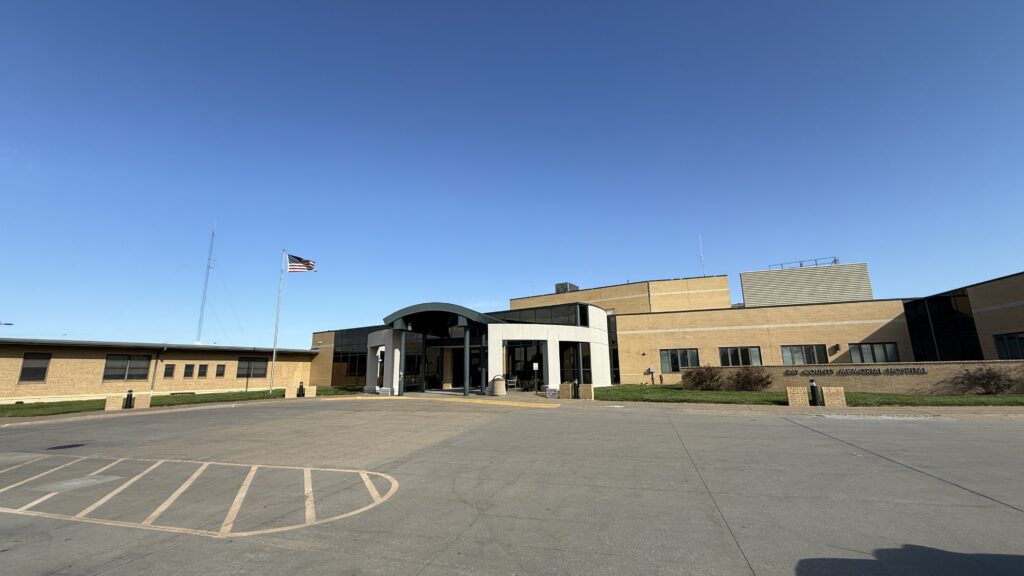 Exterior of Ray County Hospital and Healthcare
